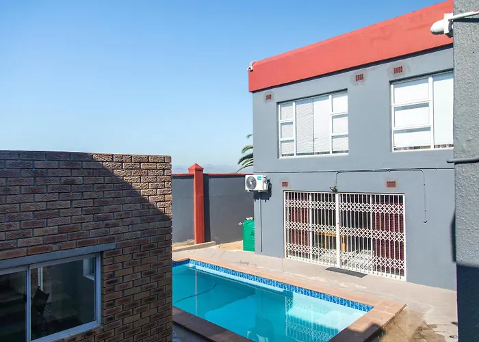 Vredekloof Views